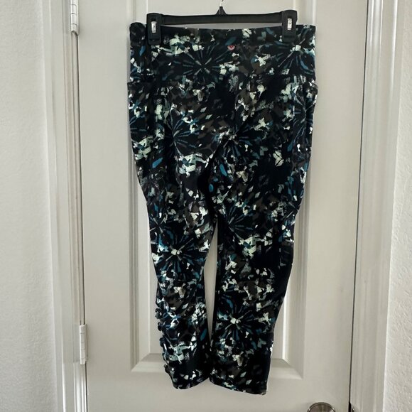 Livi By Lane Bryant Capri Leggings Black/Teal Abstract Print Lace-Up Hem 14/16 P - Picture 2 of 9